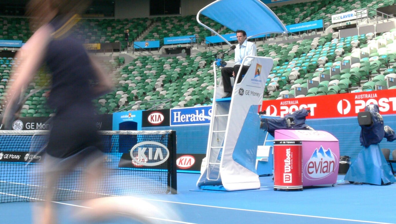 Tennis court umpire chair